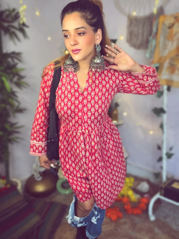 Rose Pink Sanagneri Print Top-2.webp